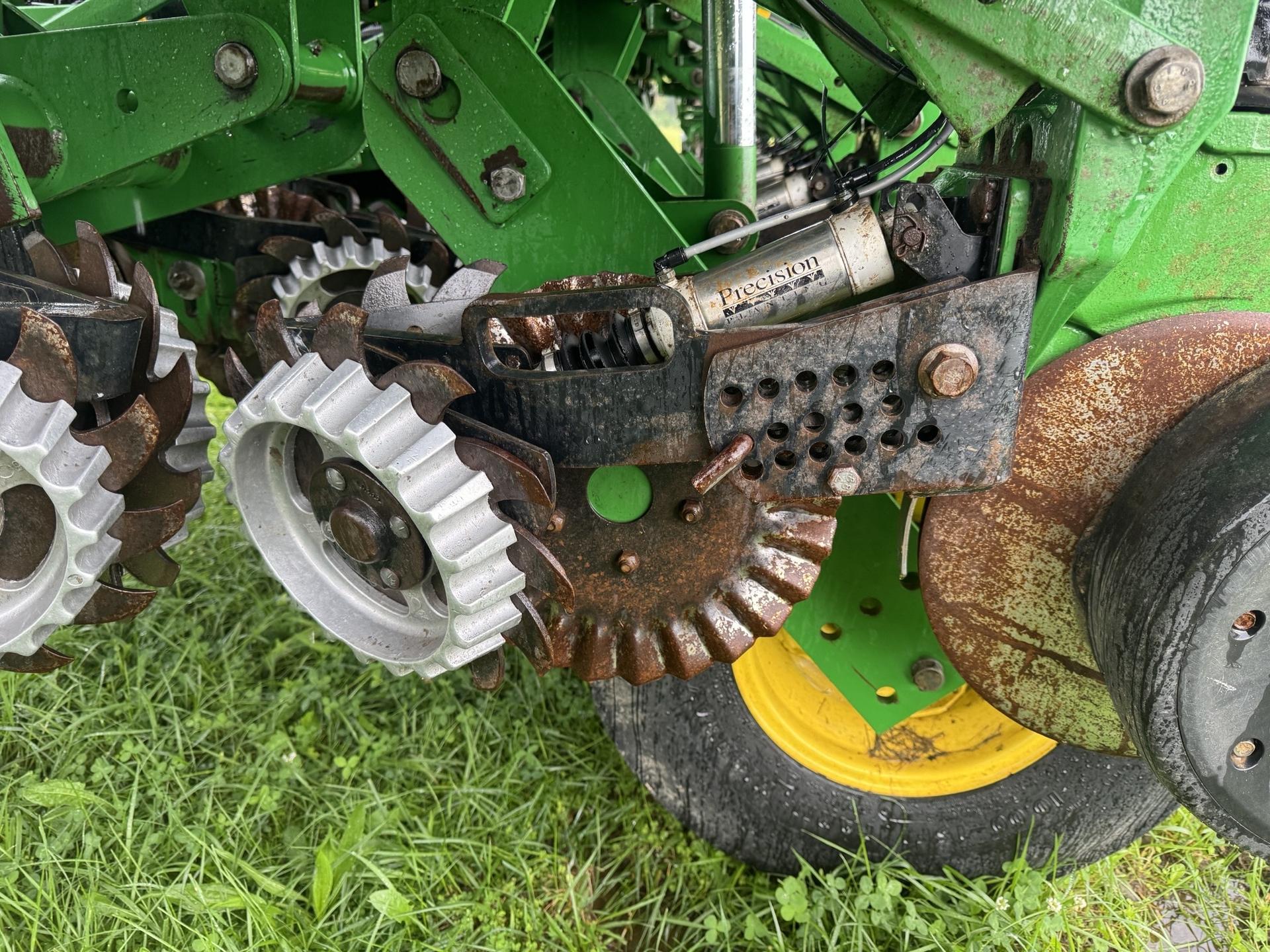 2015 John Deere 1795 Image