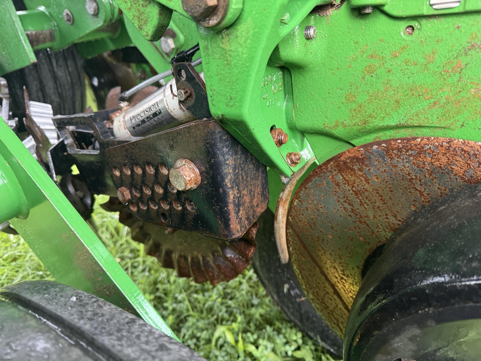 2015 John Deere 1795 Image