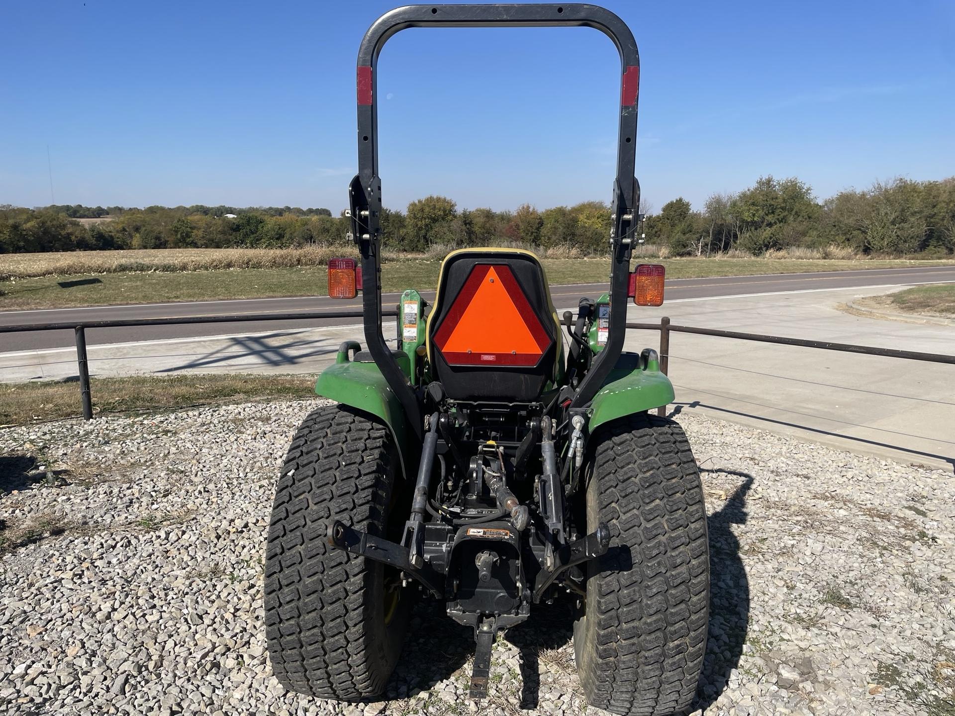 2006 John Deere 3520 Image