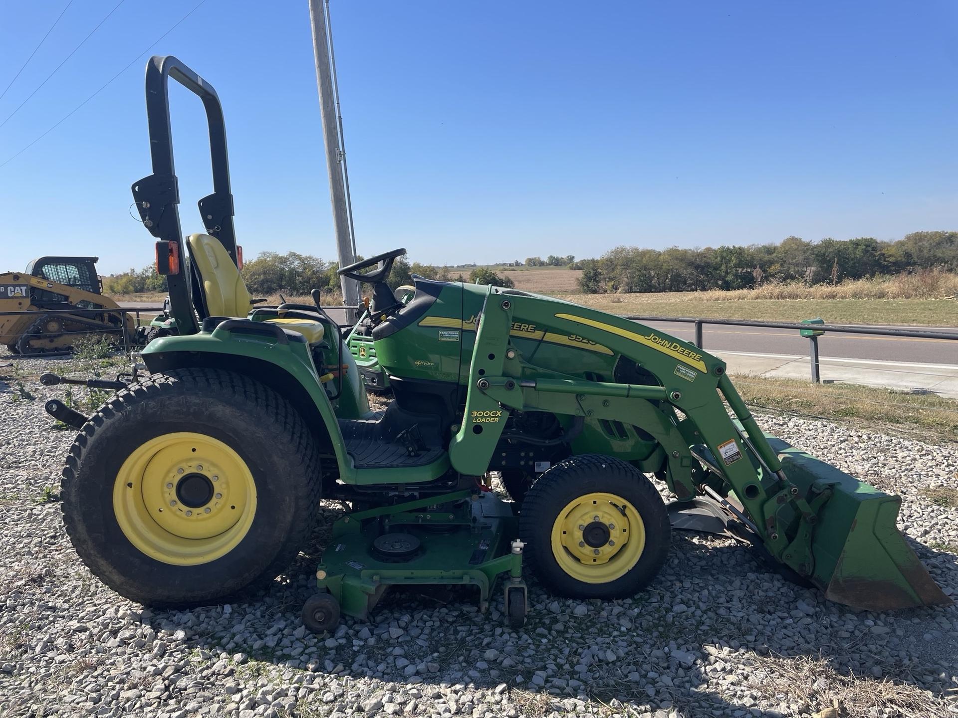 2006 John Deere 3520 Image
