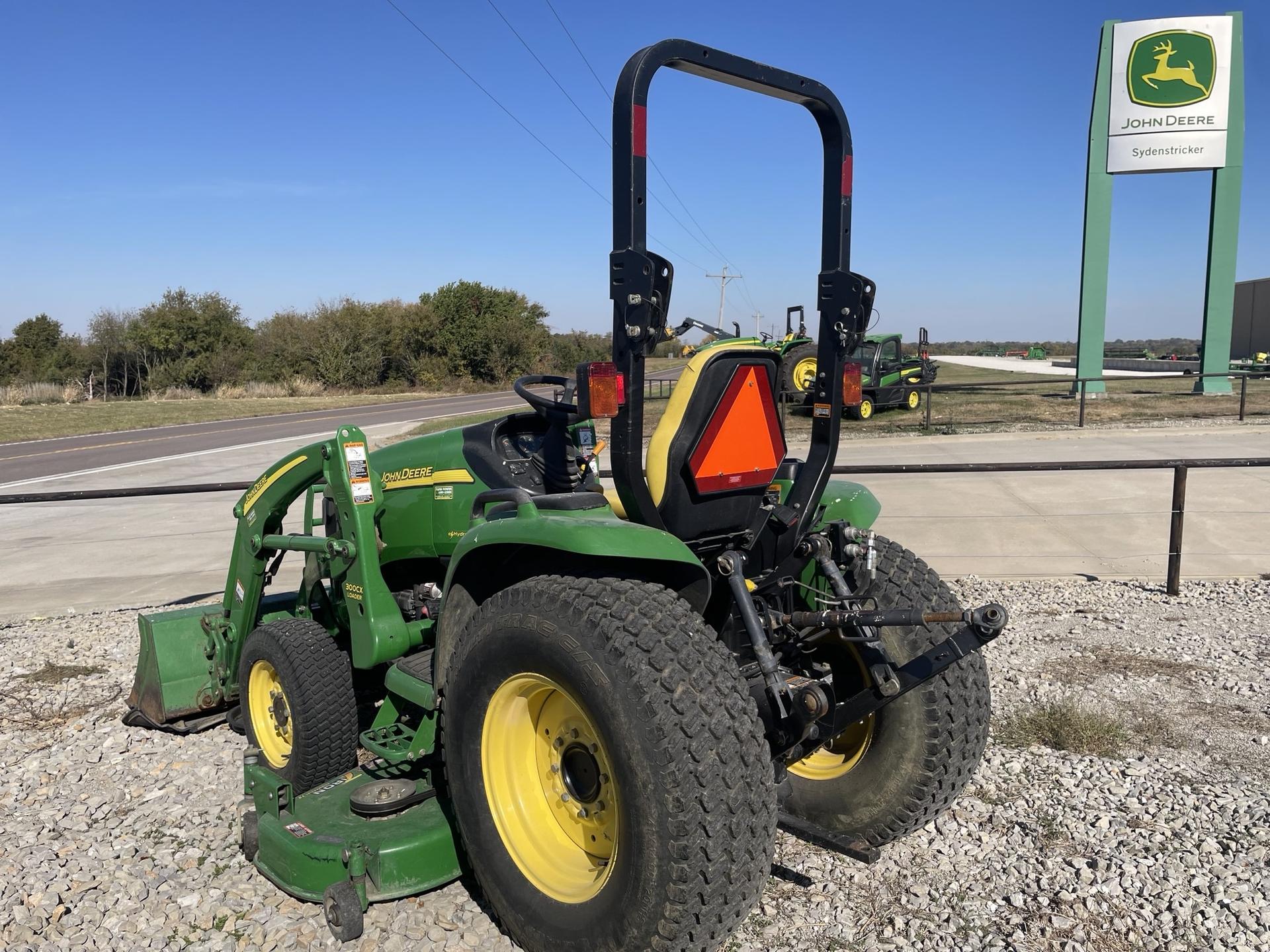 2006 John Deere 3520 Image