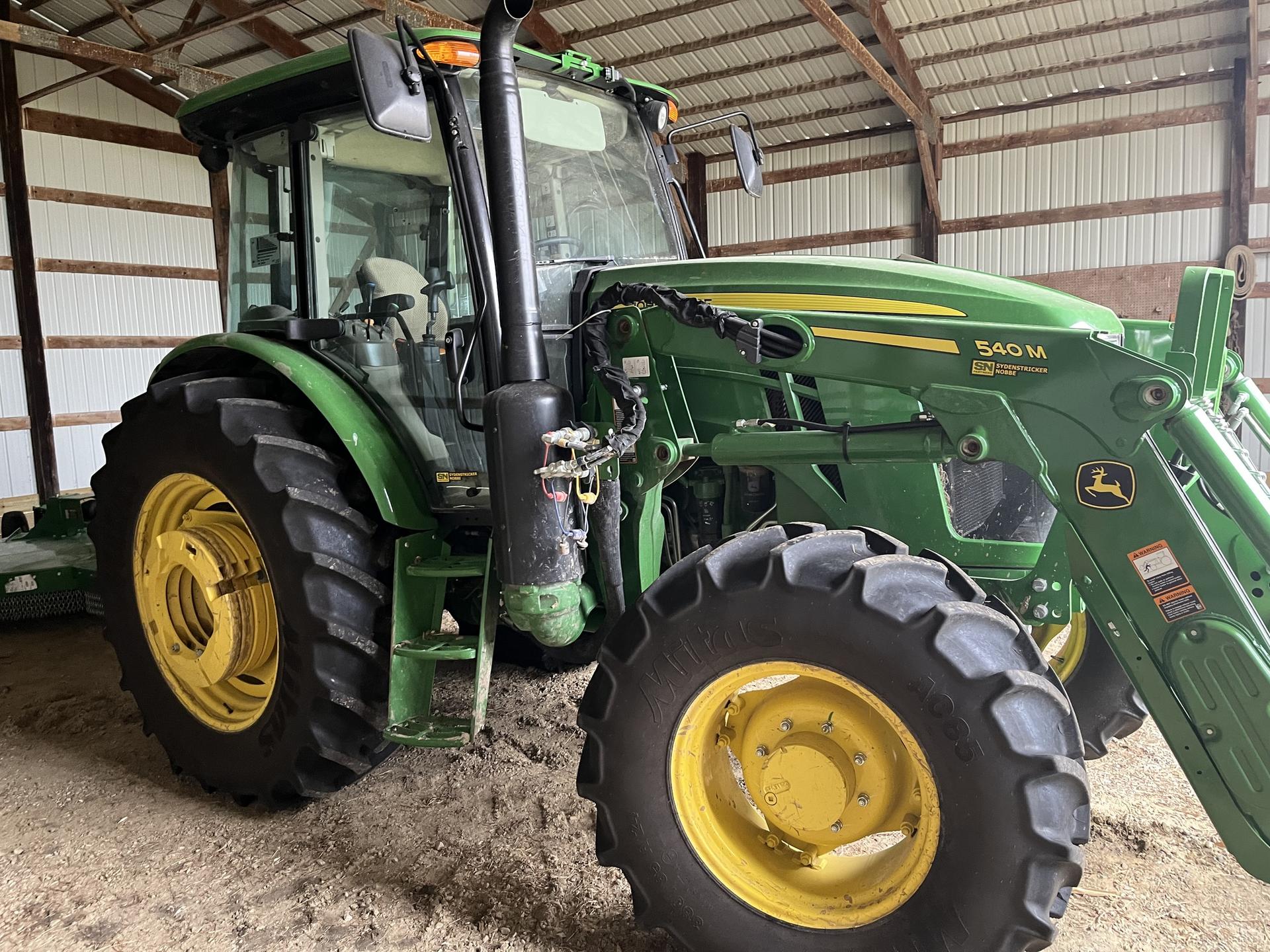 2023 John Deere 6135E Image