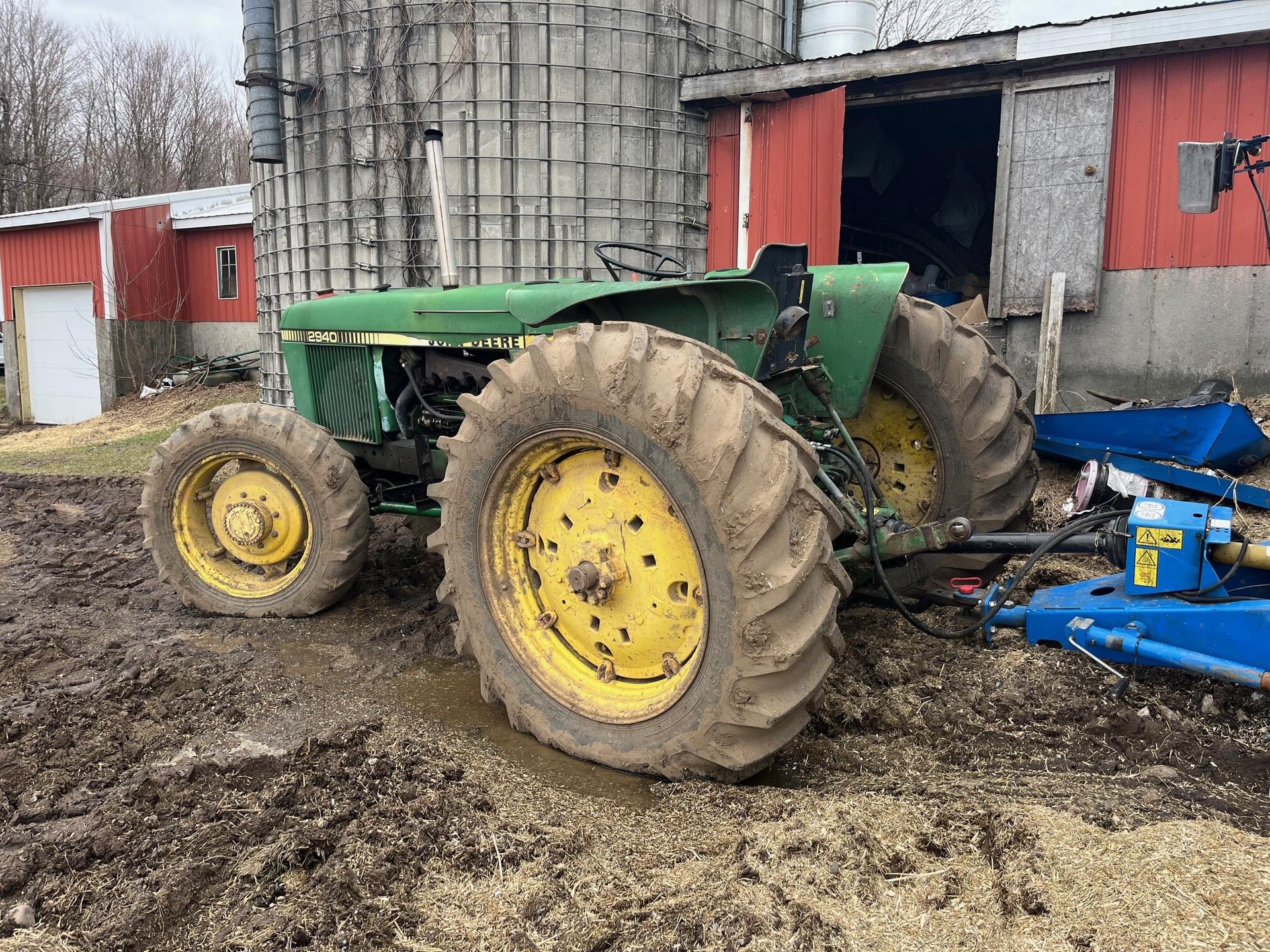1982 John Deere 2940 Image