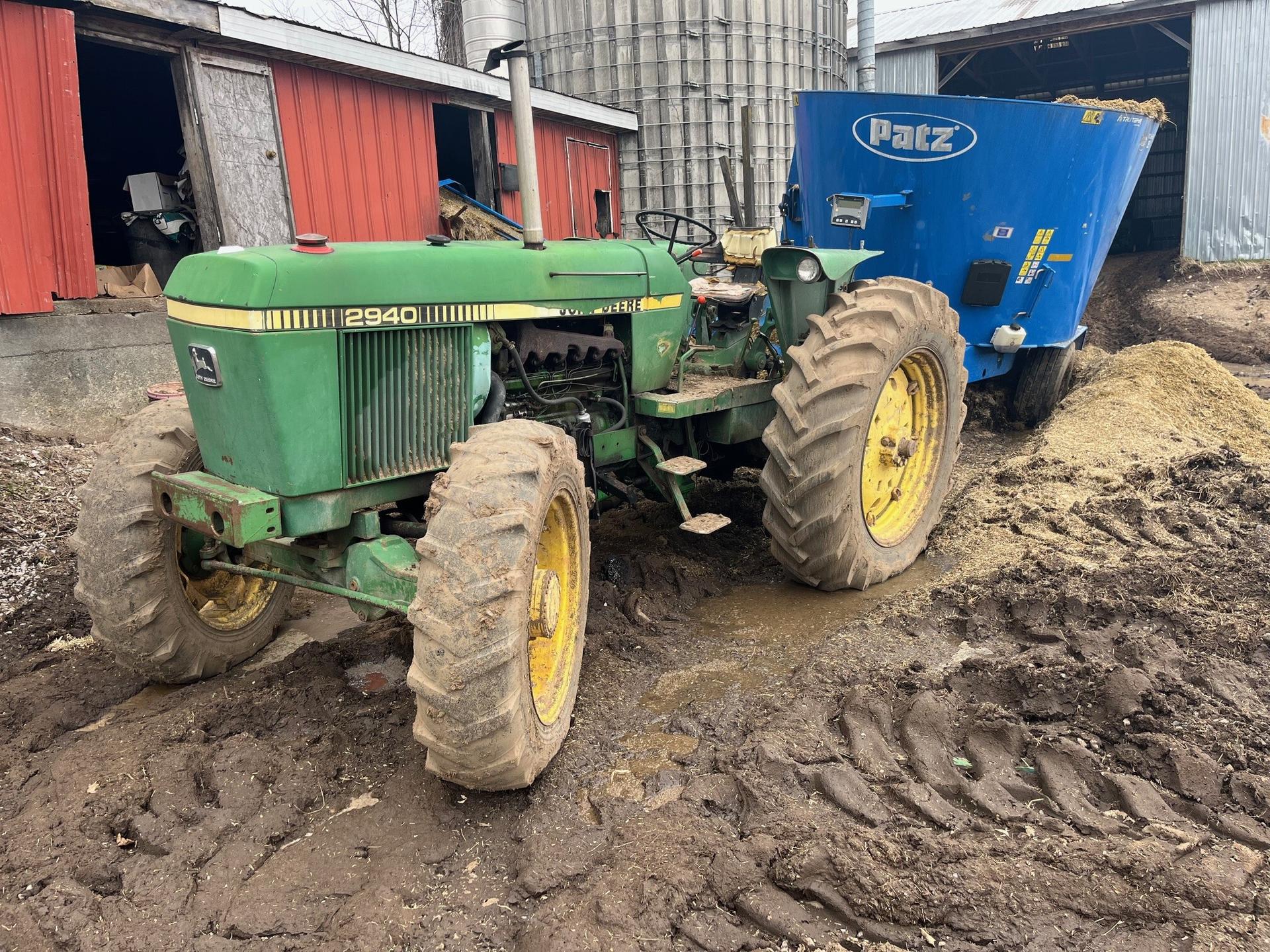 1982 John Deere 2940 Image