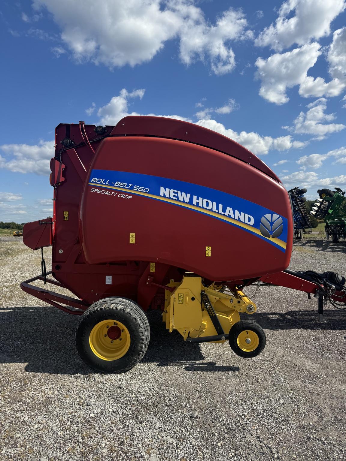2017 New Holland Rollbelt 560 Image