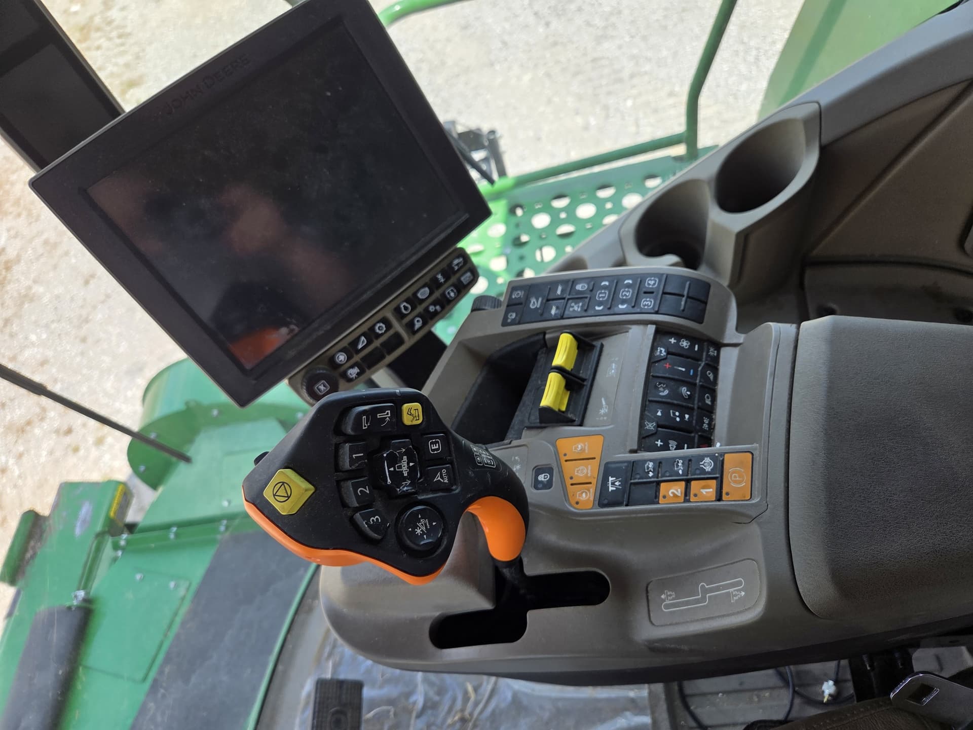 2023 John Deere X9 1000 Image