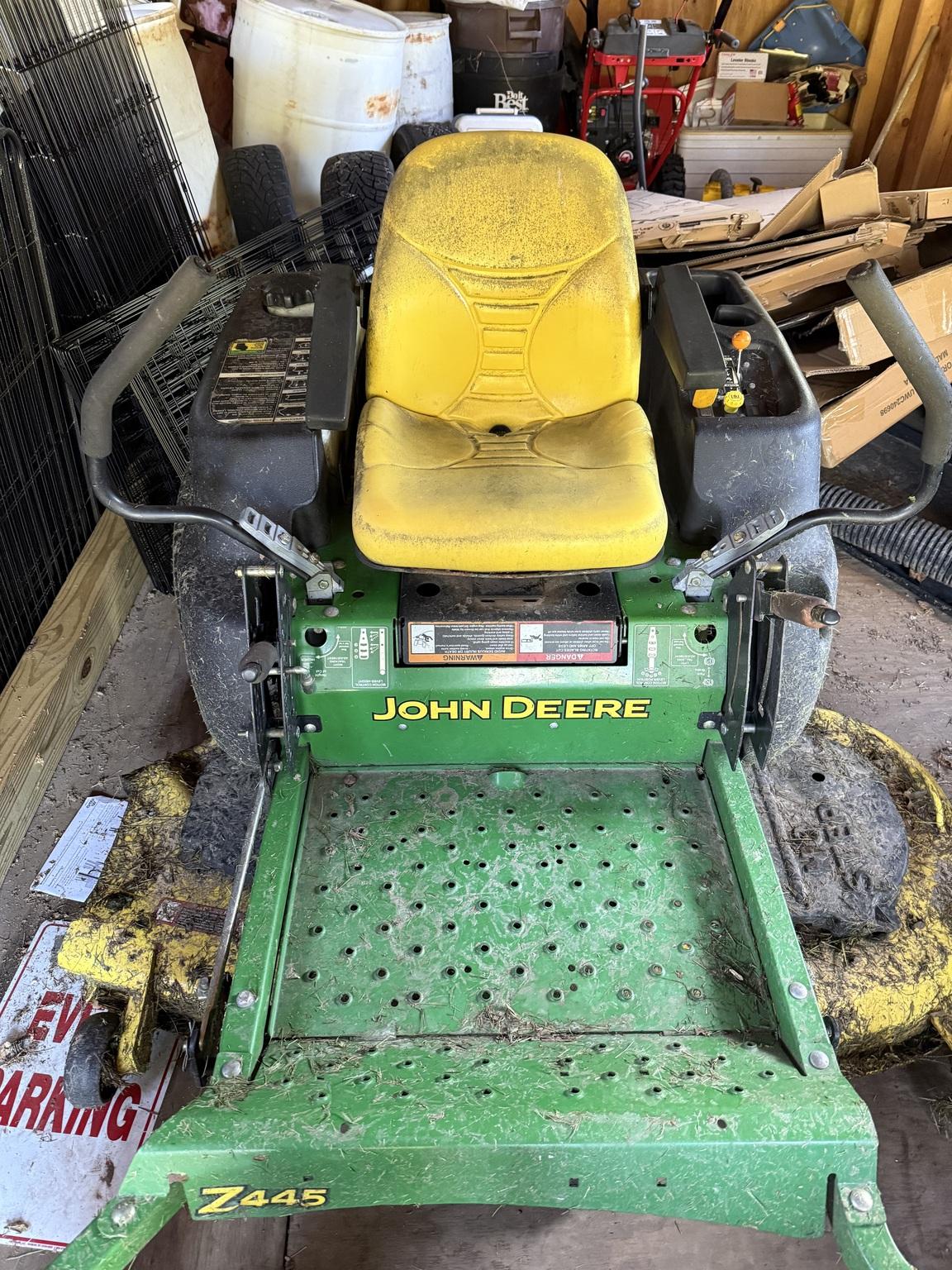 2009 John Deere Z445 Image