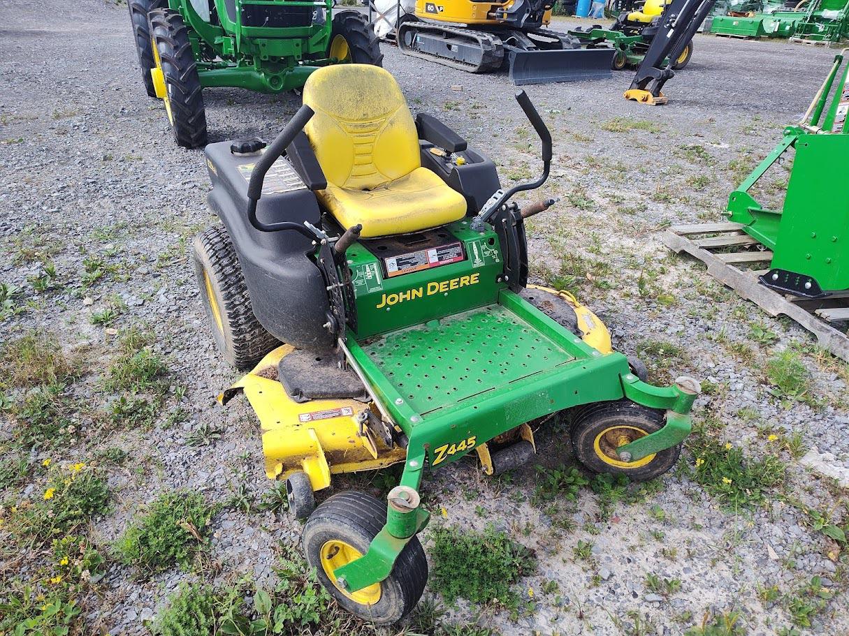 2009 John Deere Z445 Image