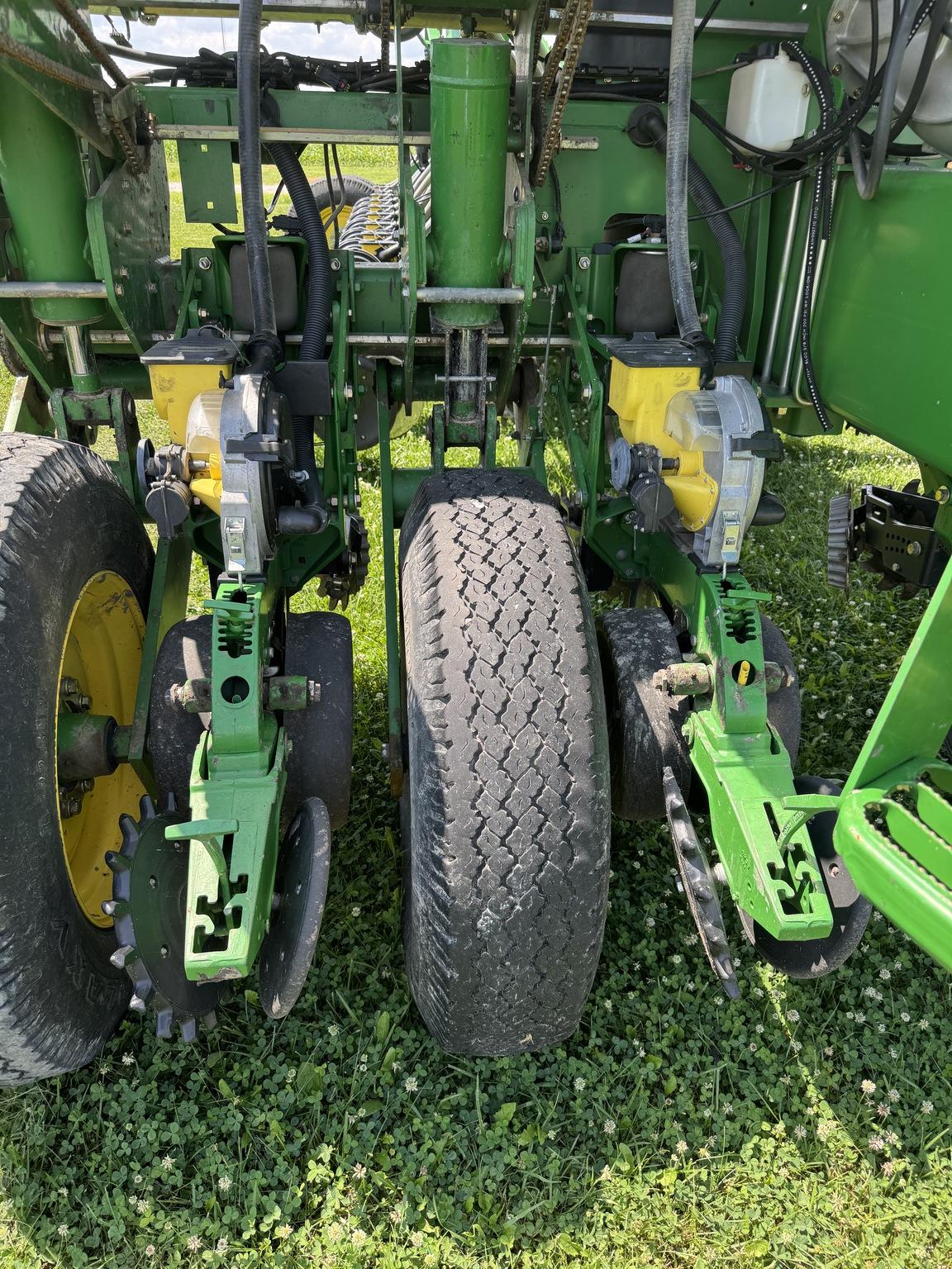 2011 John Deere 1770NT CCS Image