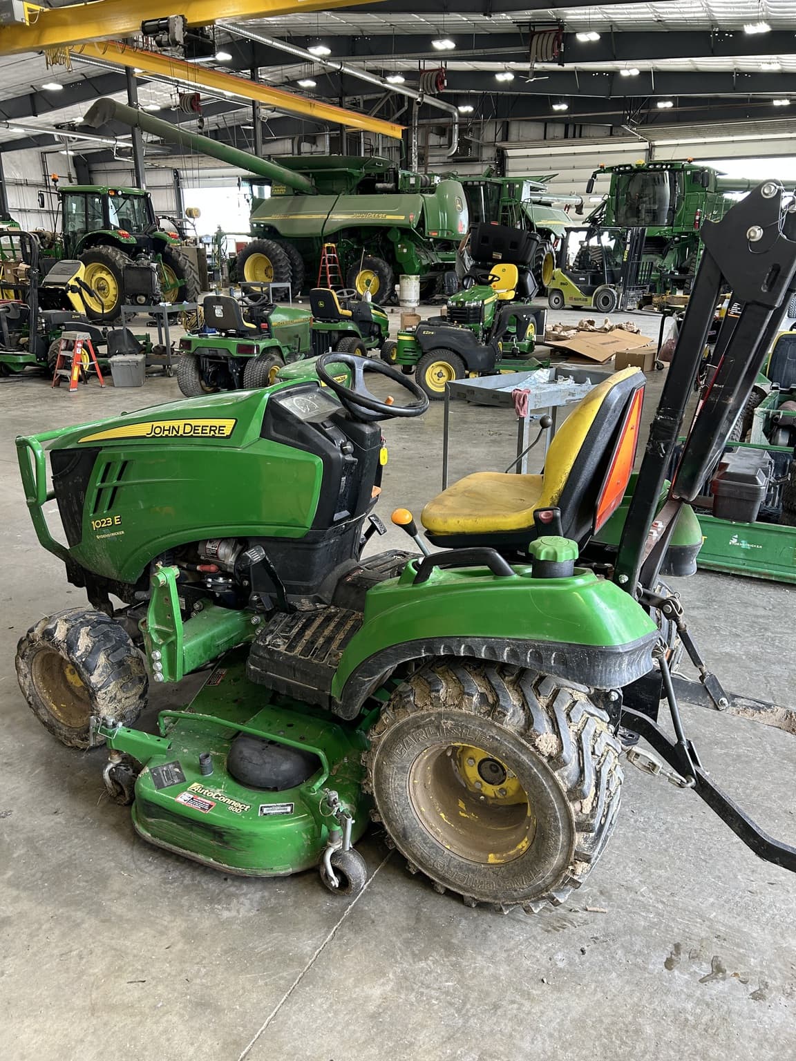 2015 John Deere 1023E Image