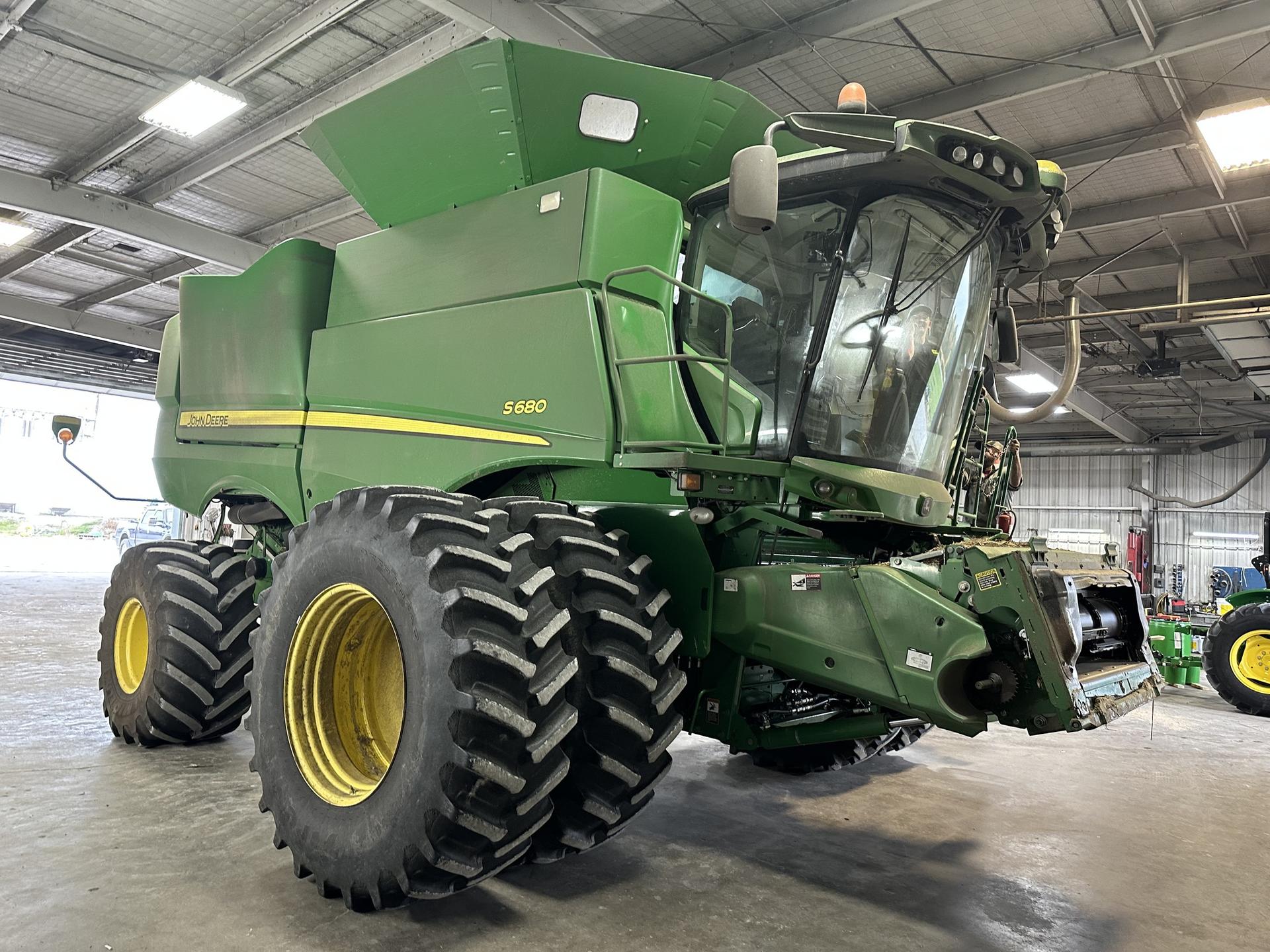 2014 John Deere S680 Image