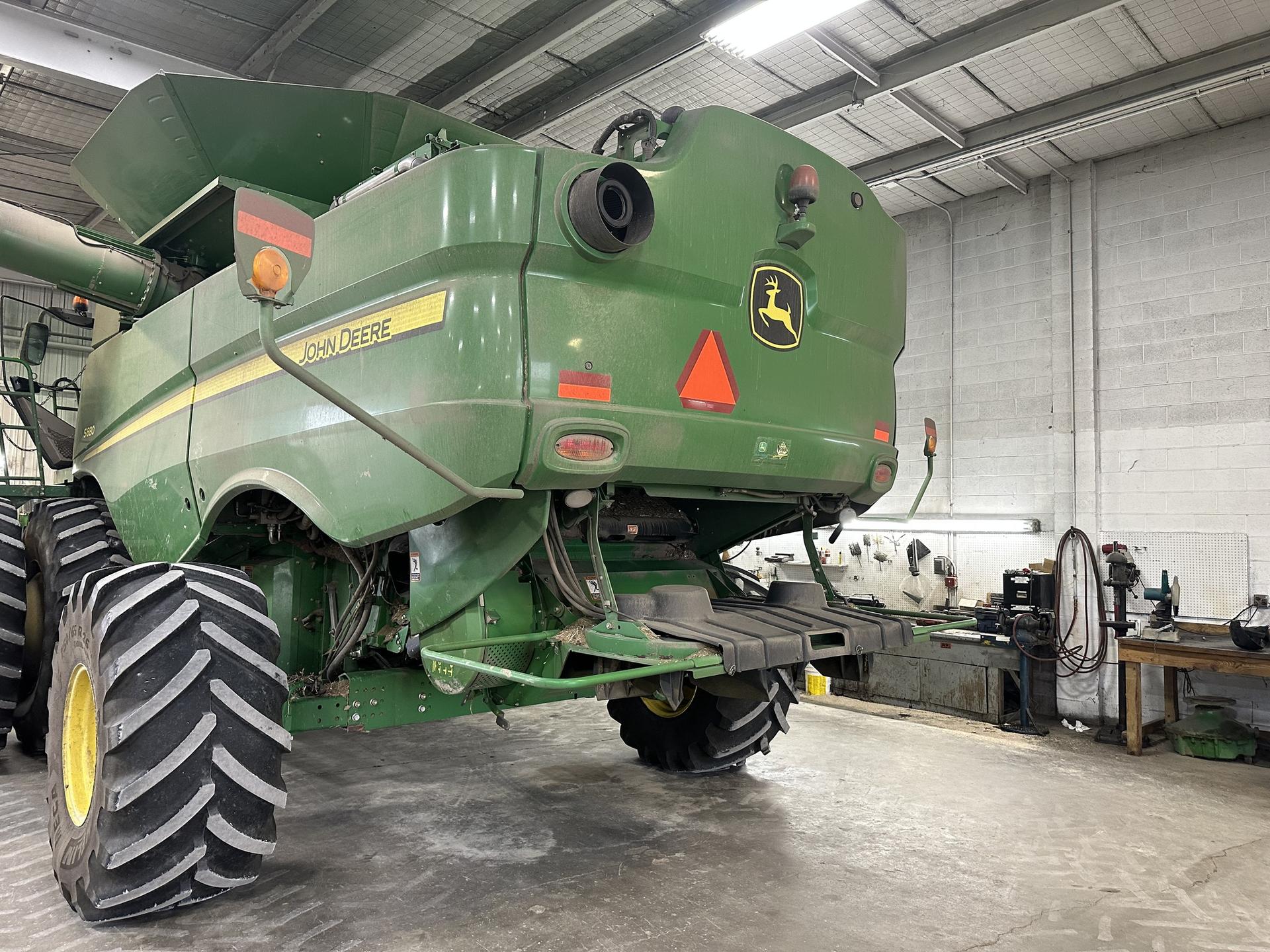 2014 John Deere S680 Image