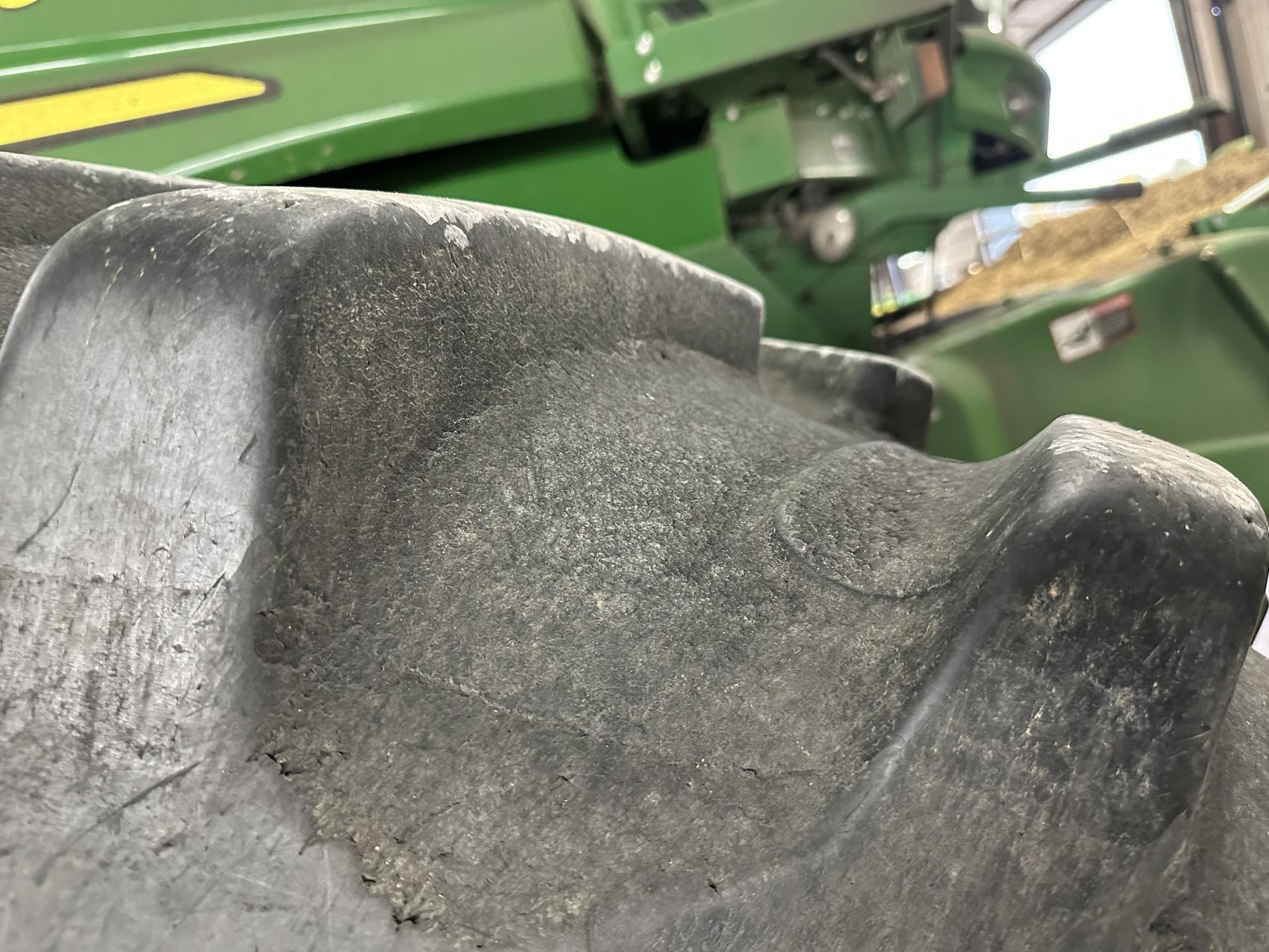 2014 John Deere S680 Image