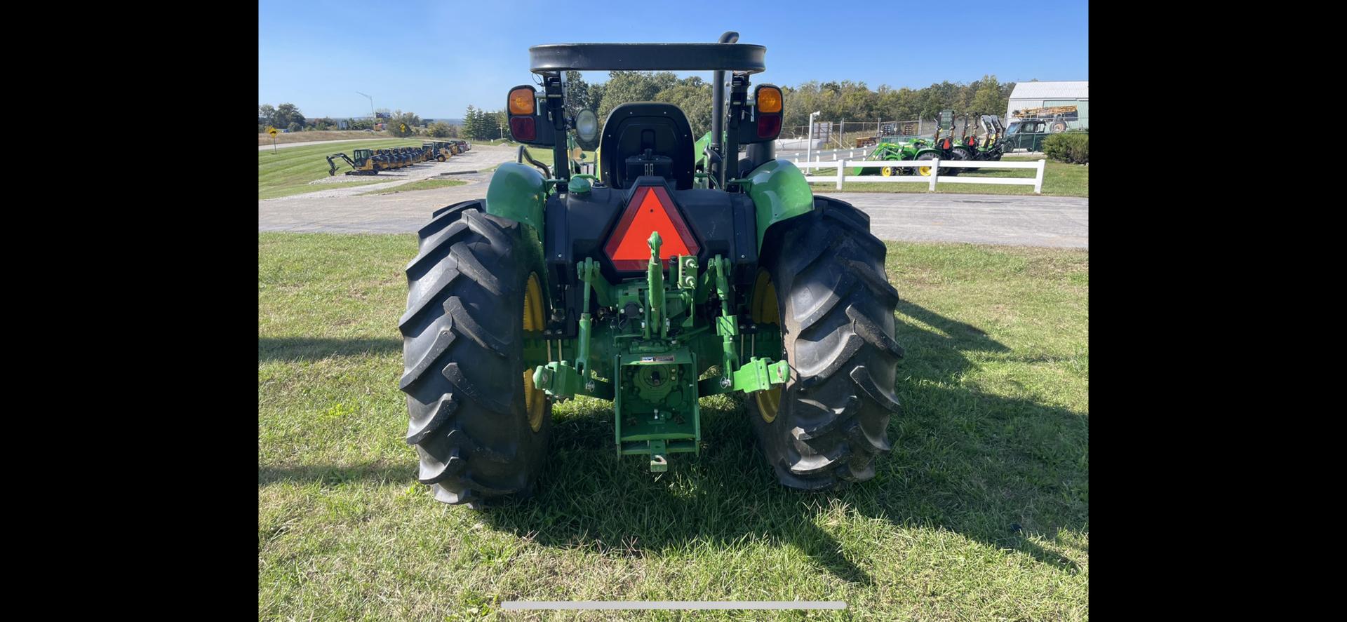 2022 John Deere 5065E Image