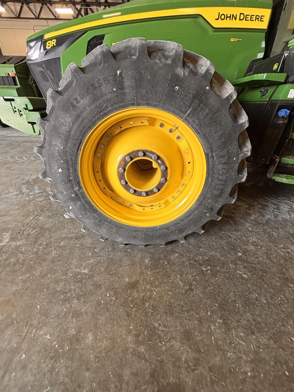 2024 John Deere 8R 370 Image