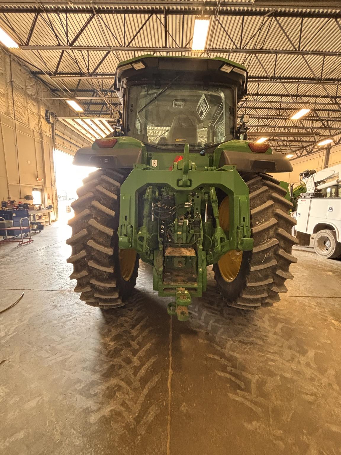 2024 John Deere 8R 370 Image
