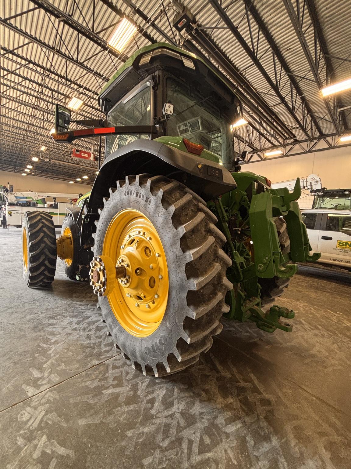 2024 John Deere 8R 370 Image