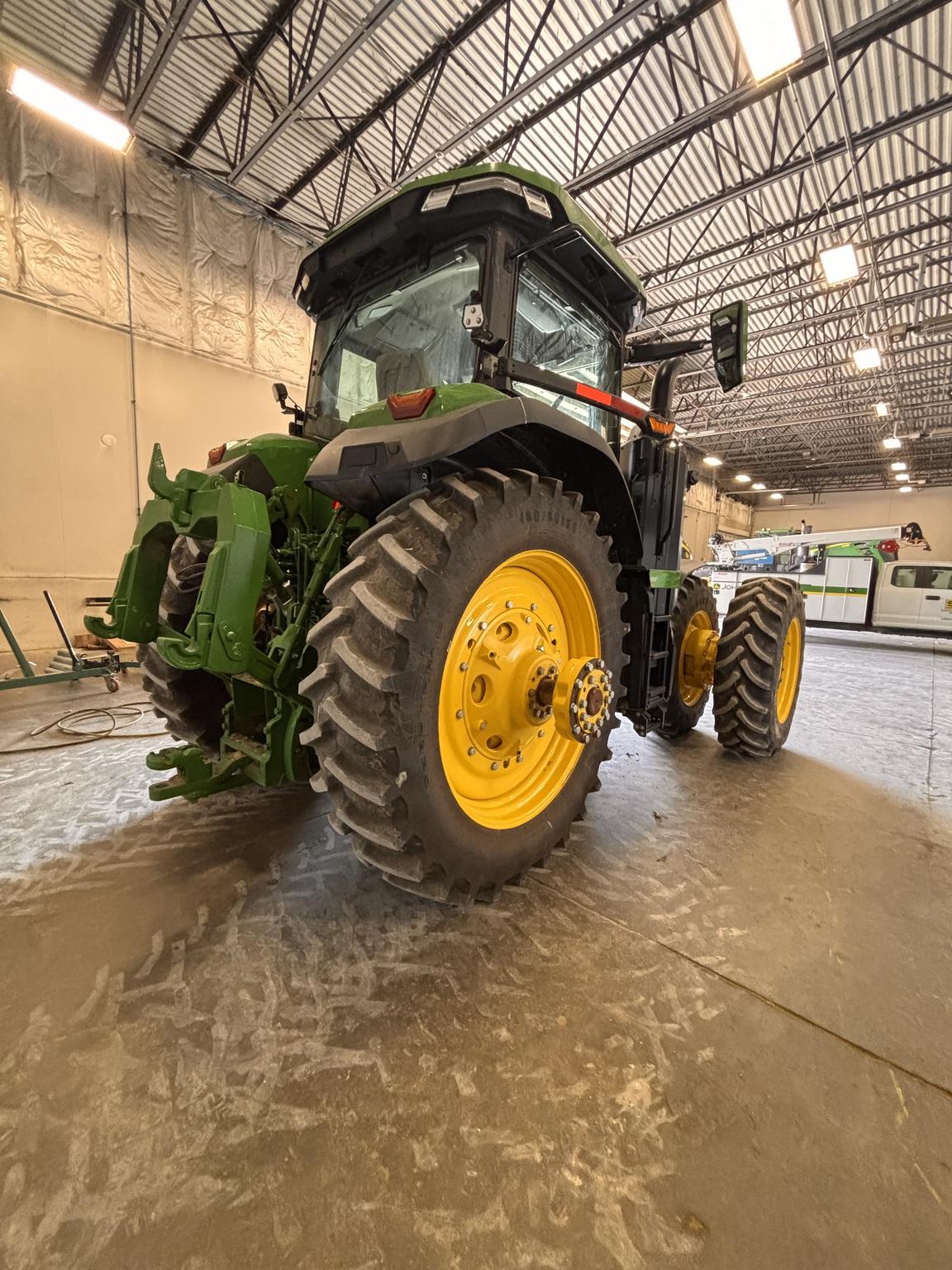 2024 John Deere 8R 370 Image