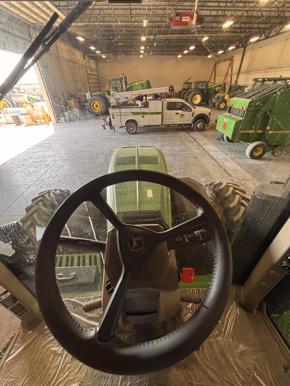 2024 John Deere 8R 370 Image