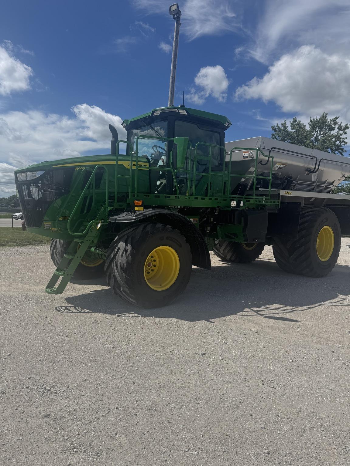 2024 John Deere 800R Image