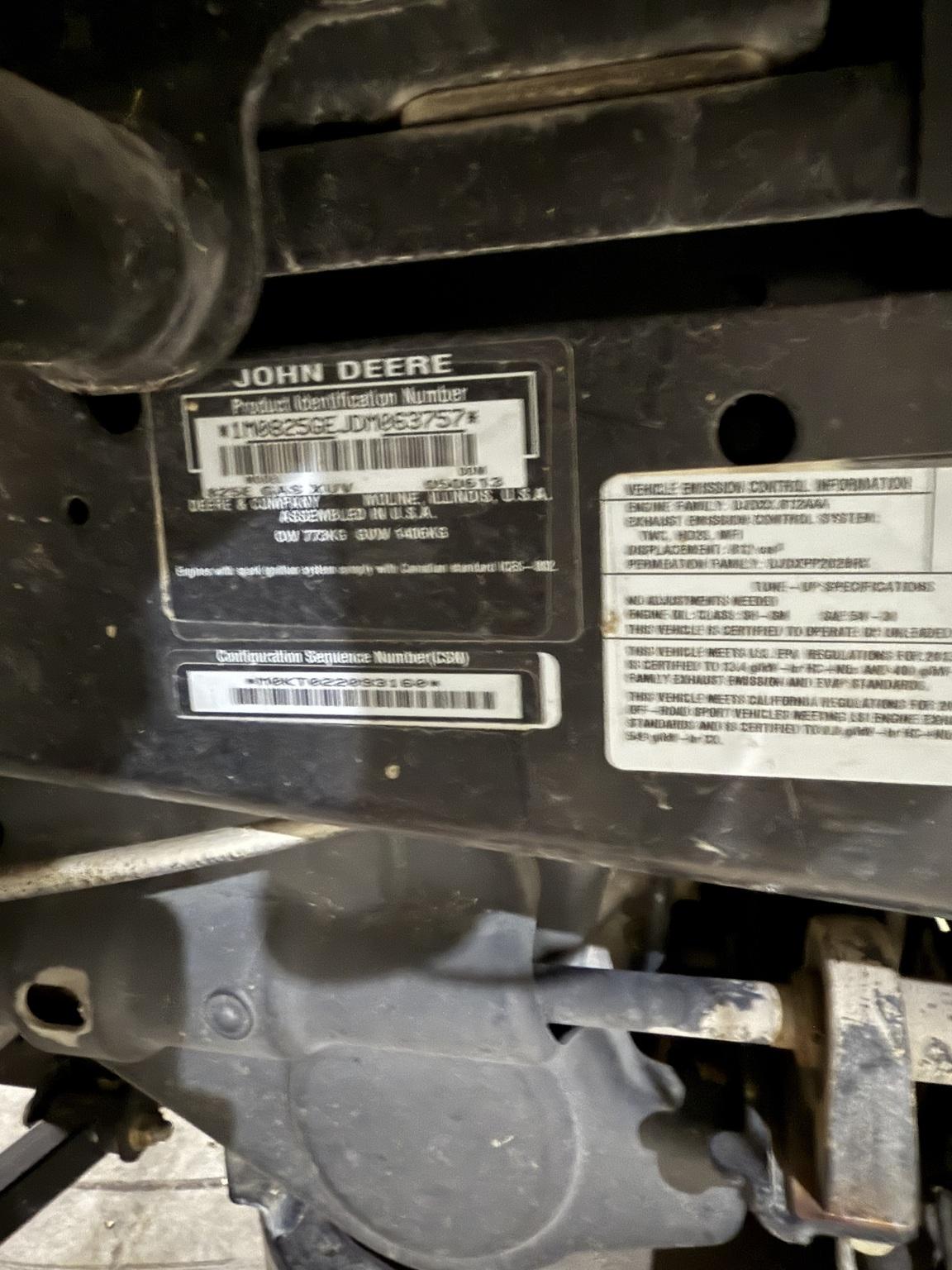 2013 John Deere XUV 825I GREEN Image