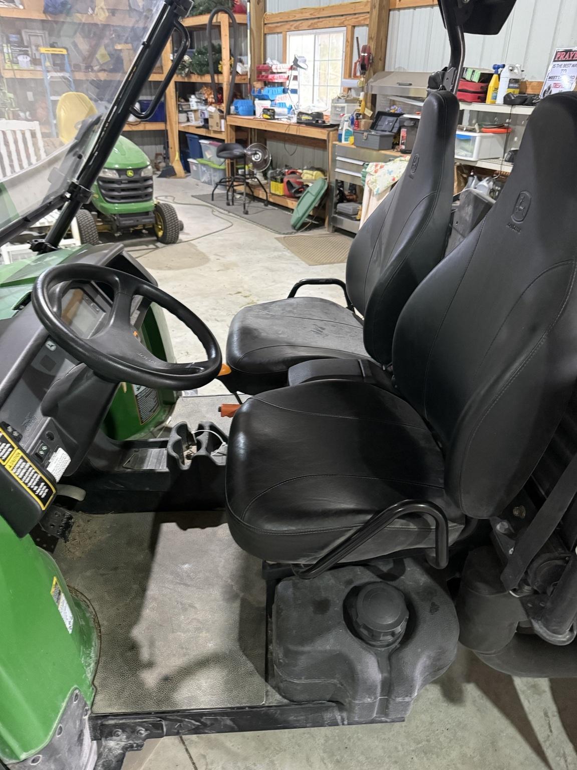 2013 John Deere XUV 825I GREEN Image