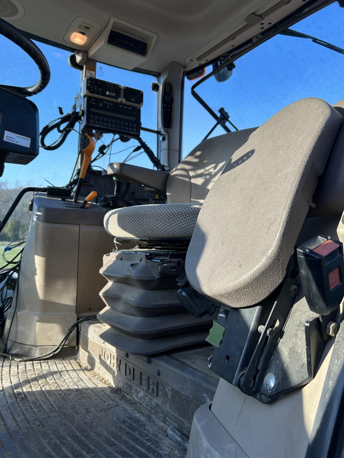 2016 John Deere 6120M Image