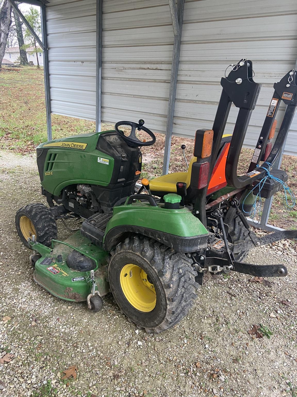 2016 John Deere 1023E Image