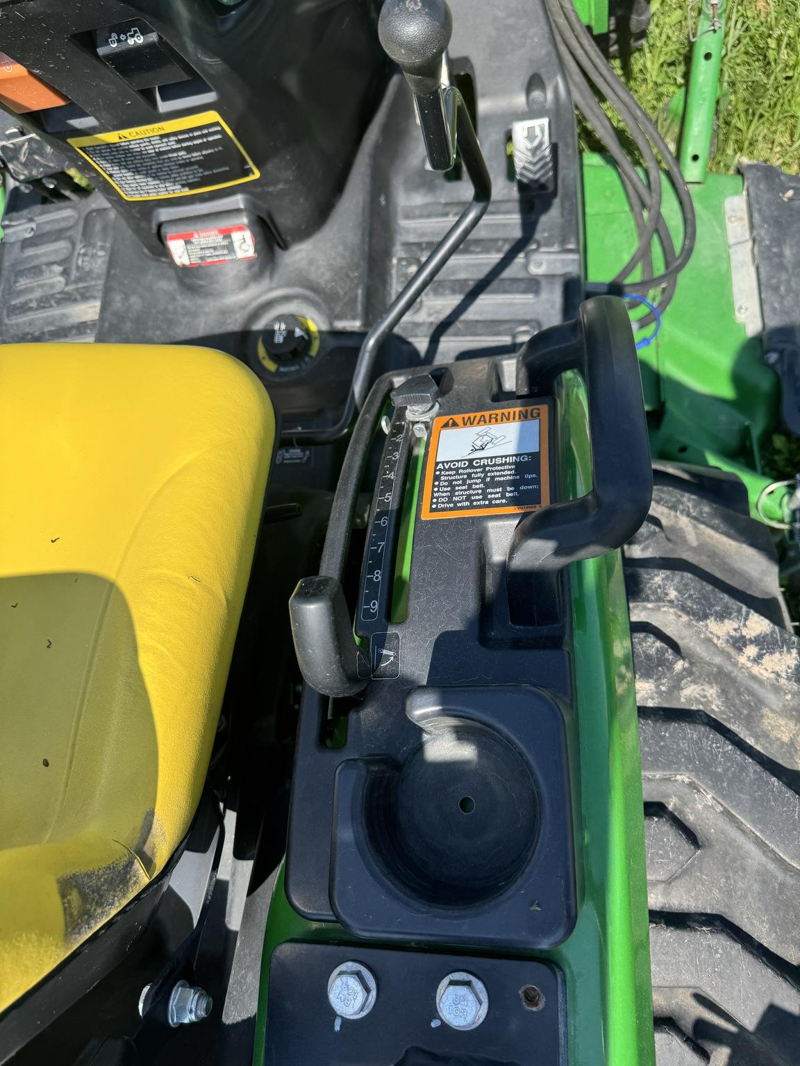 2015 John Deere 2025R Image