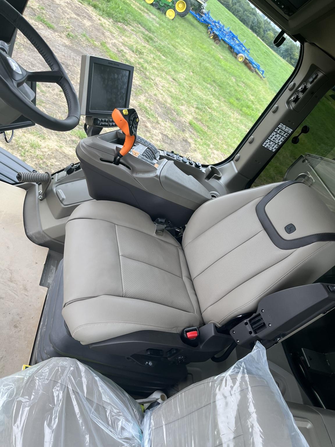 2024 John Deere 400R Image