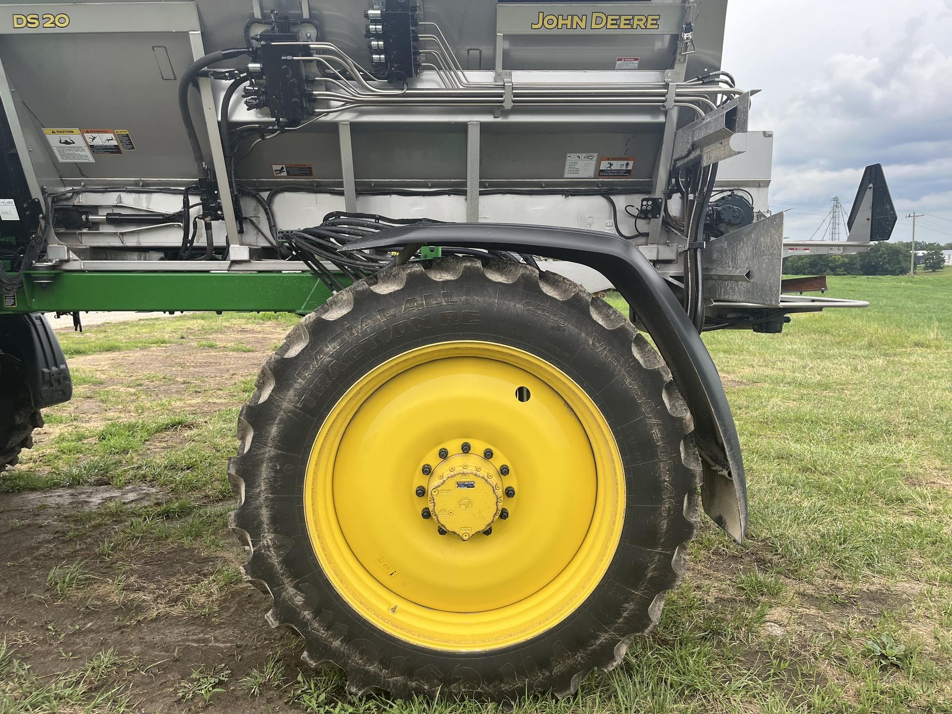 2024 John Deere 400R Image