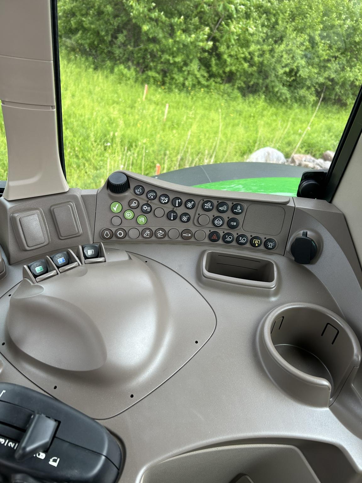 2024 John Deere 6130M Image