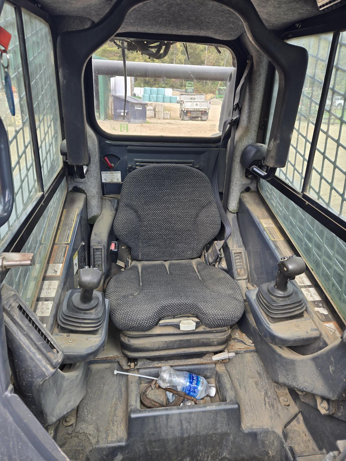 2013 John Deere 323D Image