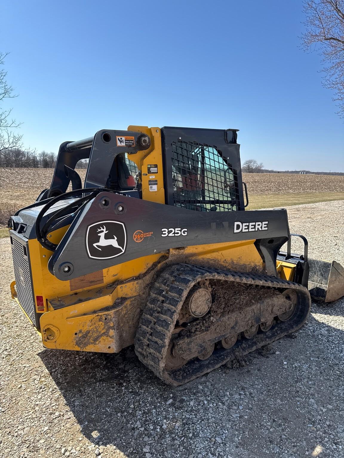2022 John Deere 325G Image