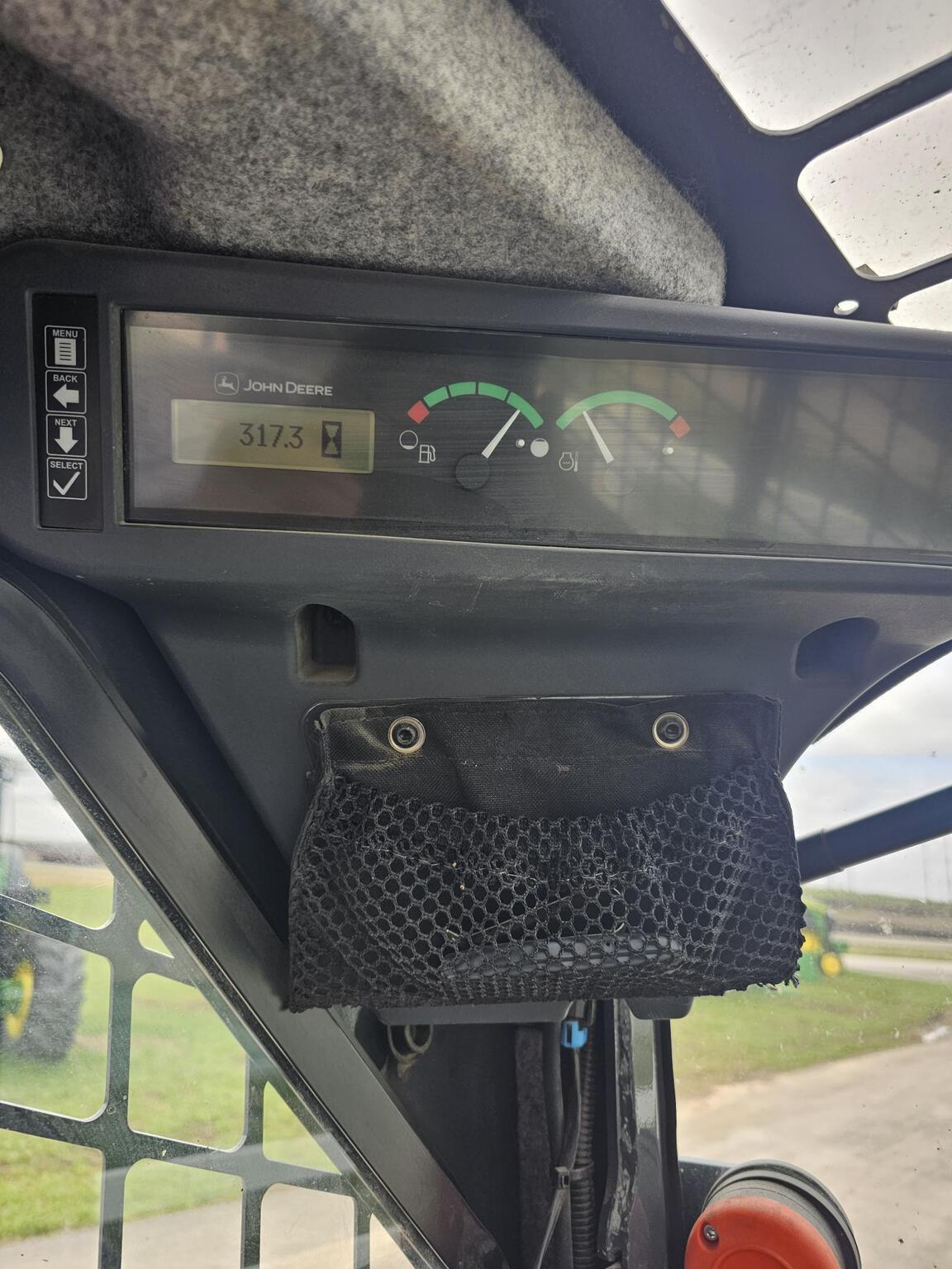 2022 John Deere 325G Image