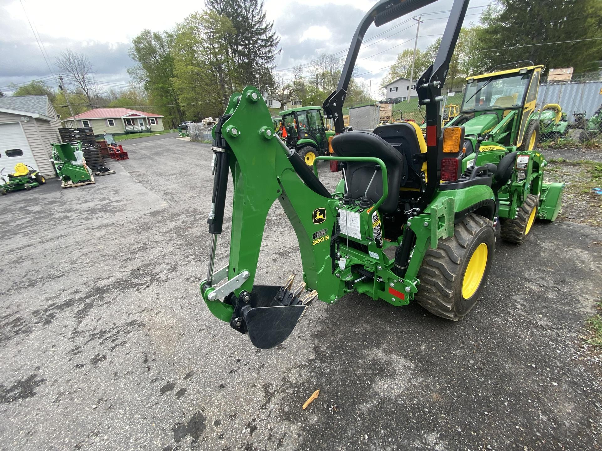 2021 John Deere 2025R Image
