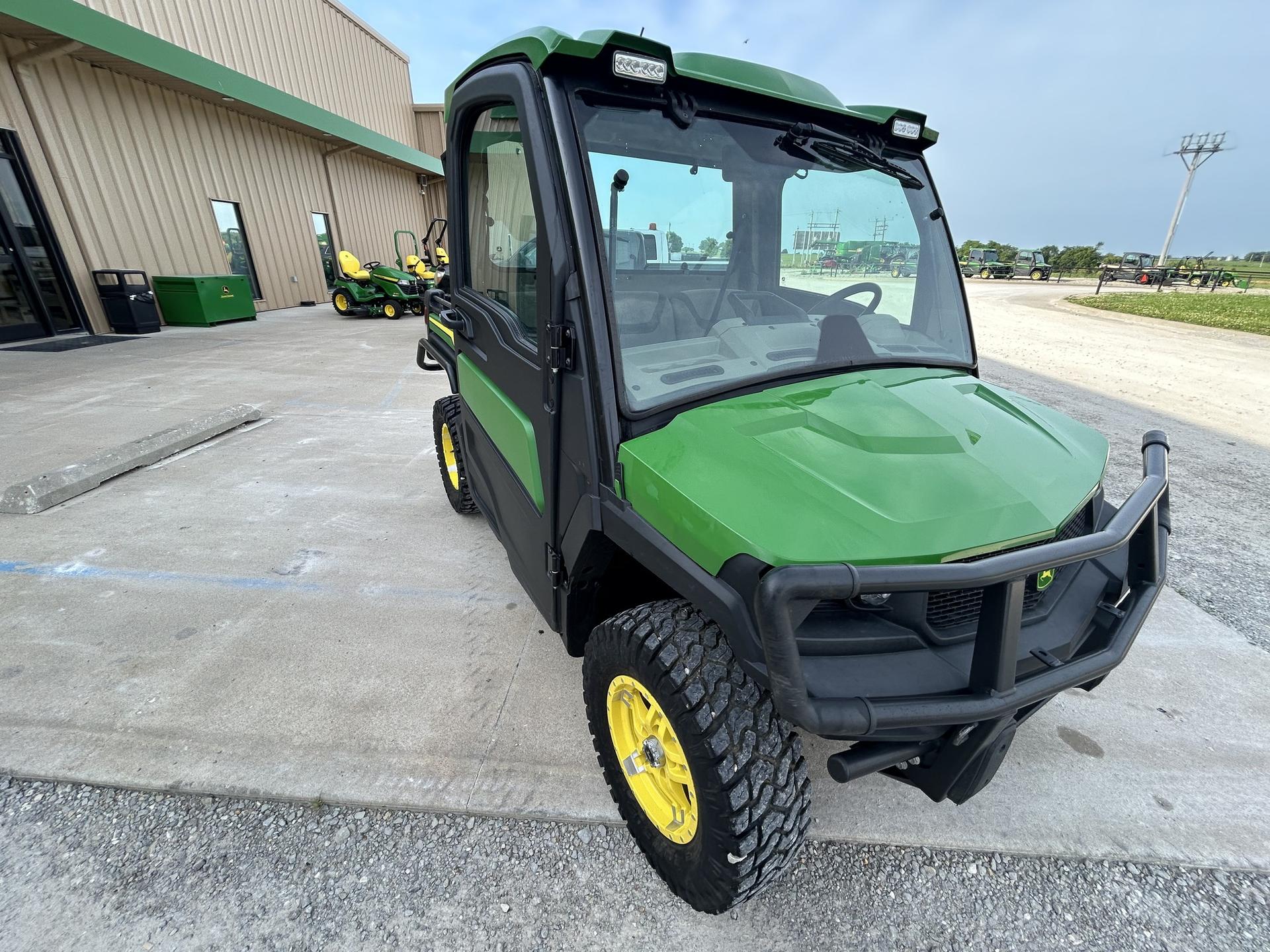 2022 John Deere XUV 835R Image