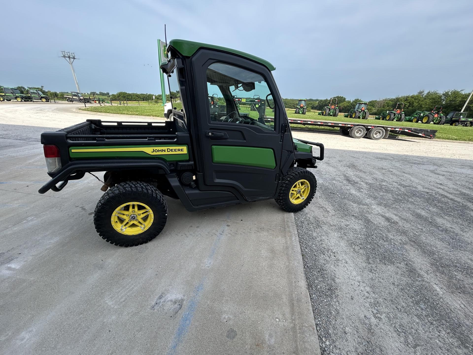 2022 John Deere XUV 835R Image