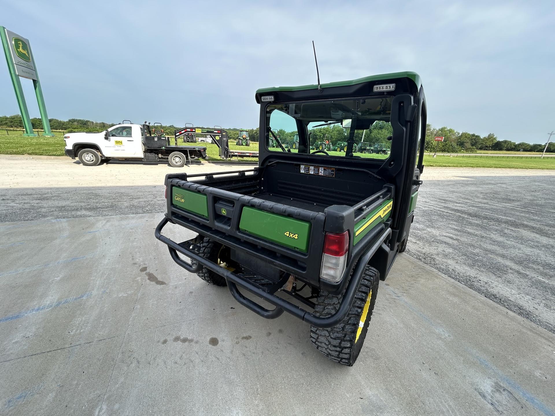2022 John Deere XUV 835R Image