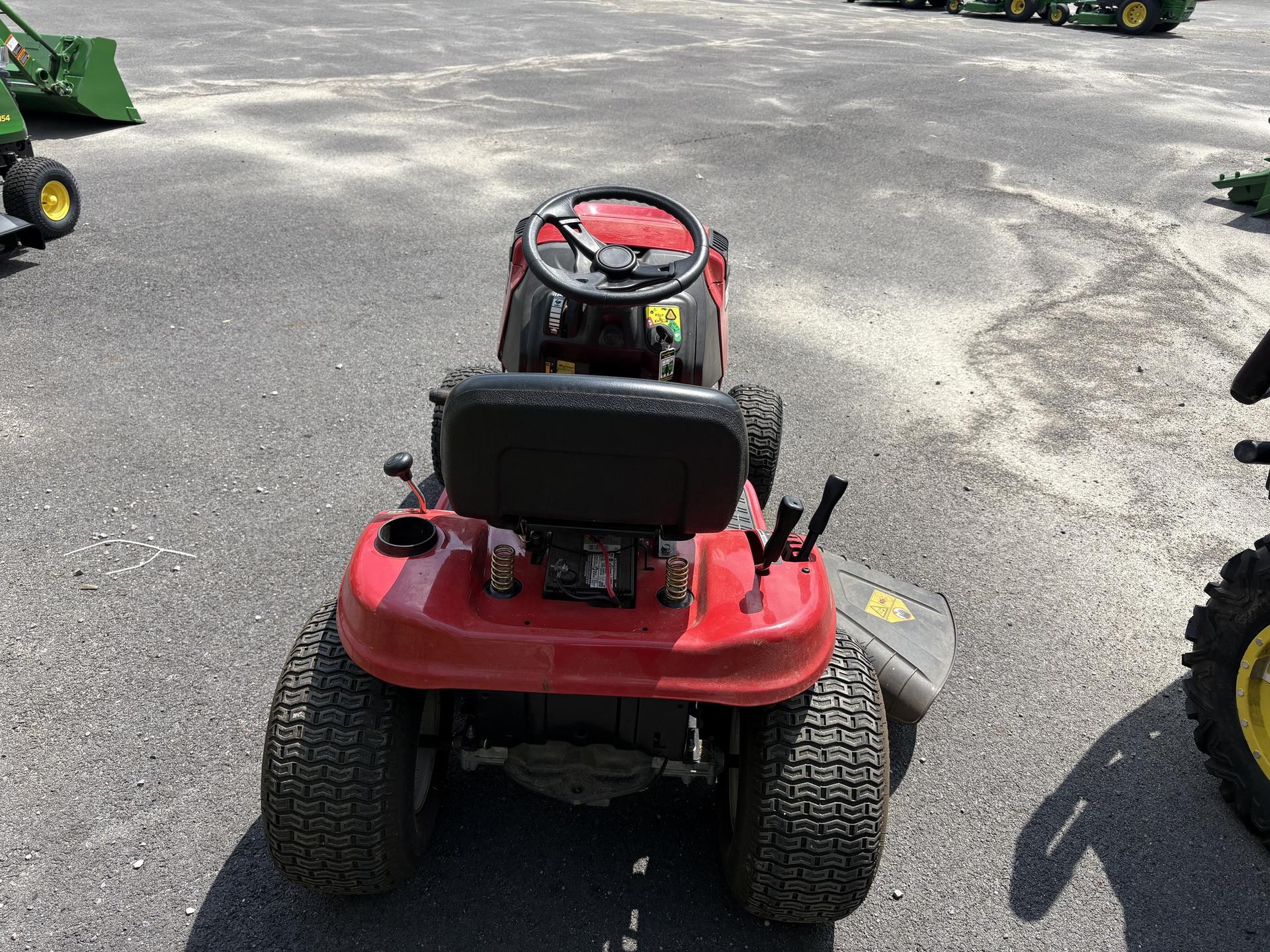 2019 Huskie LT4200 Image