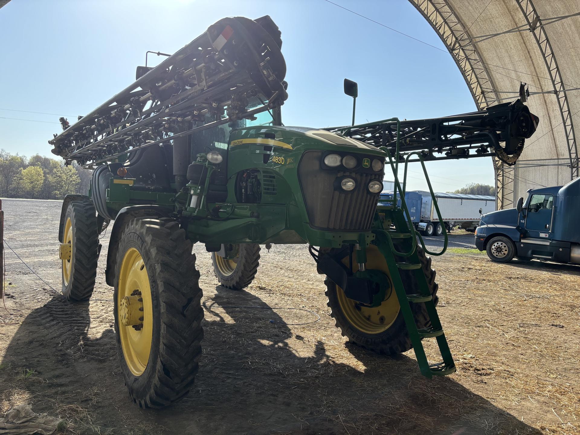 2011 John Deere 4830 Image