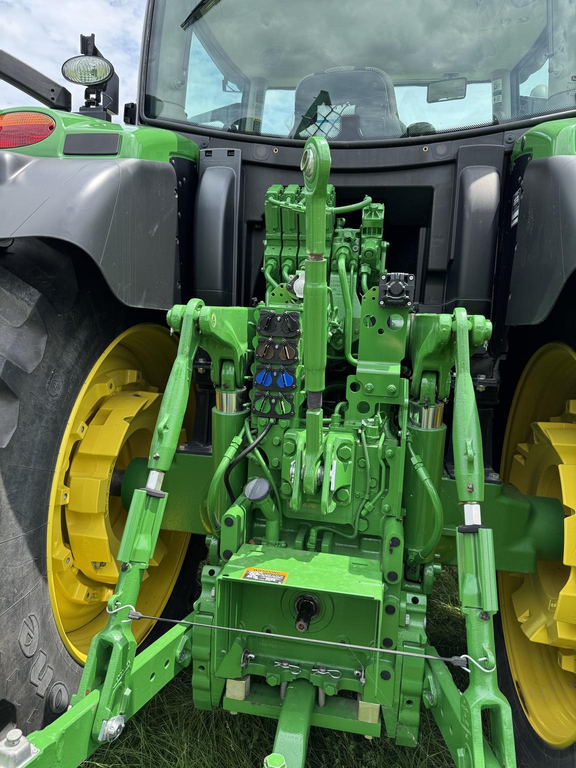 2023 John Deere 6R 175 Image