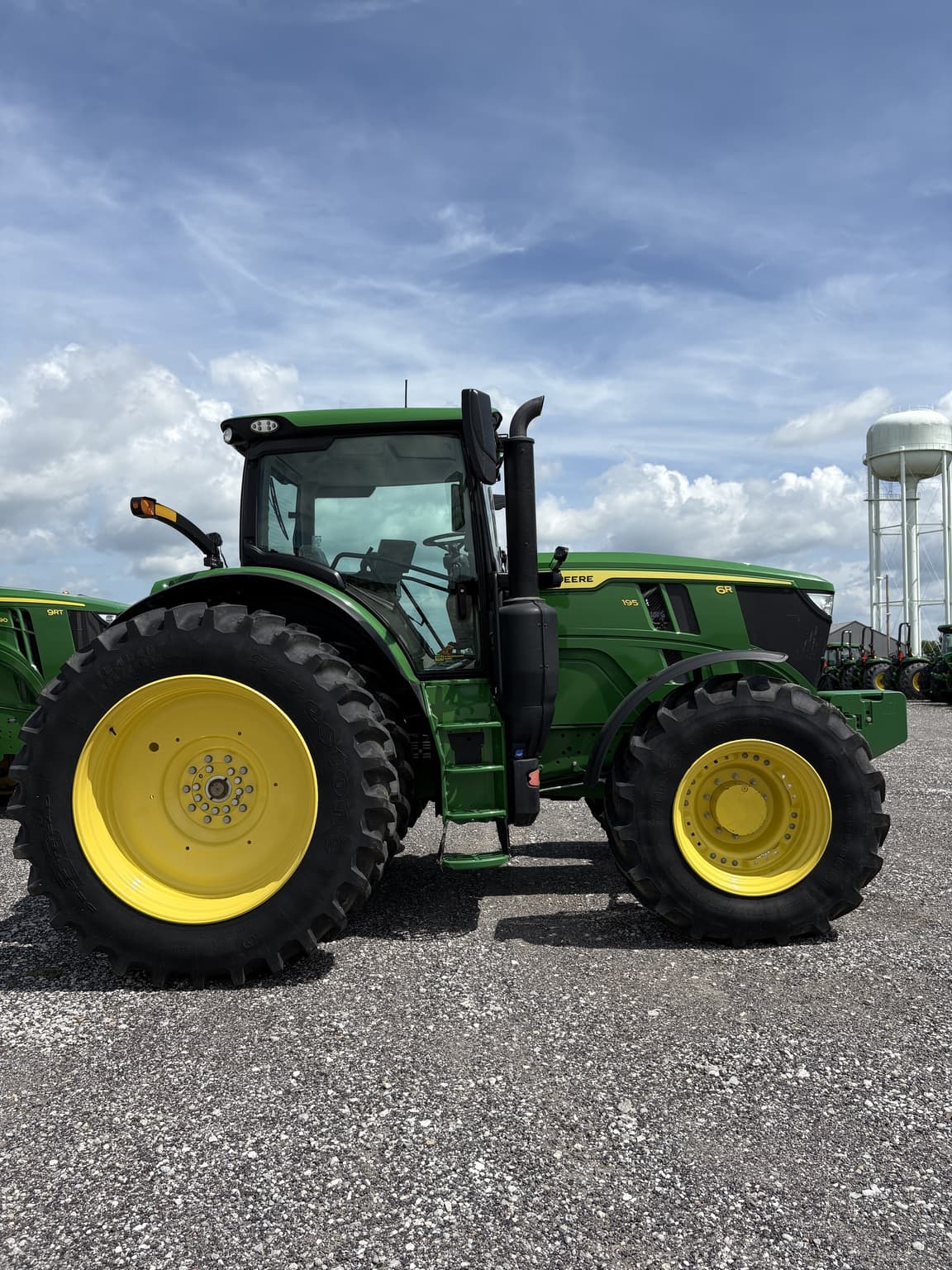 2023 John Deere 6R 195 Image
