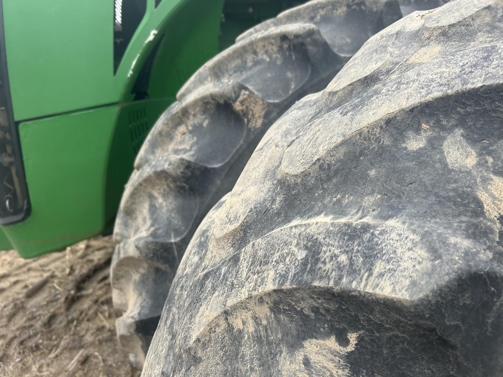 2017 John Deere 8400R Image