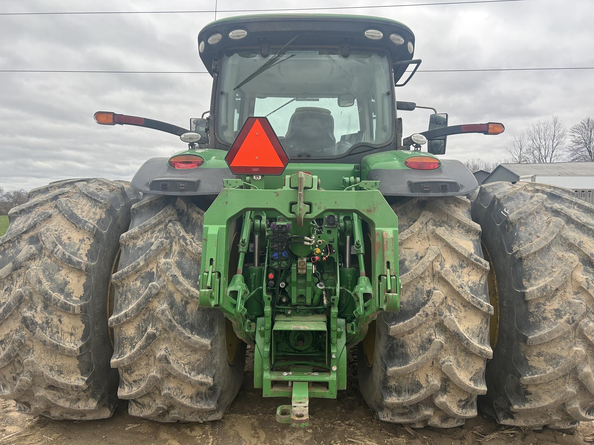 2017 John Deere 8400R Image