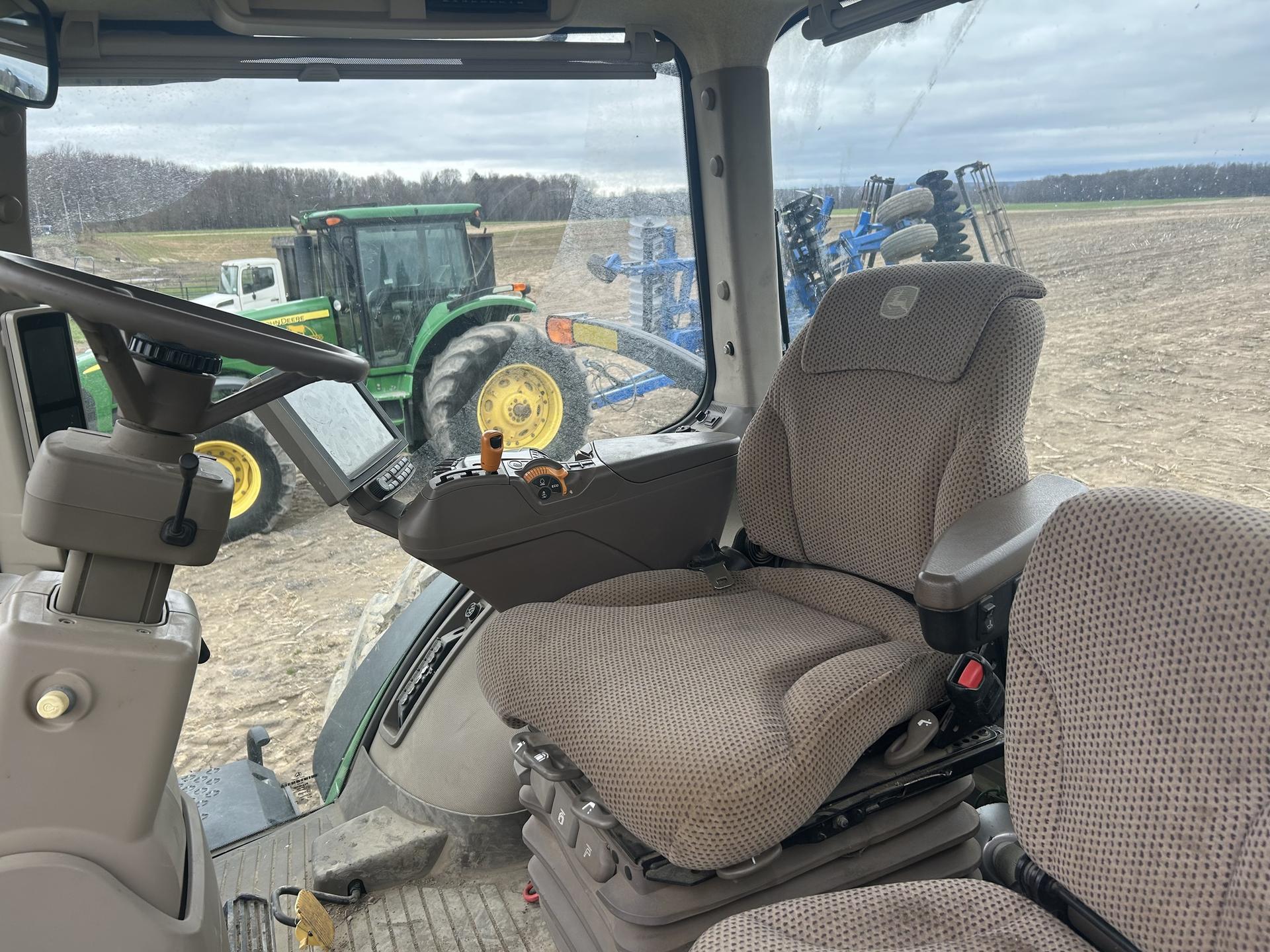 2017 John Deere 8400R Image