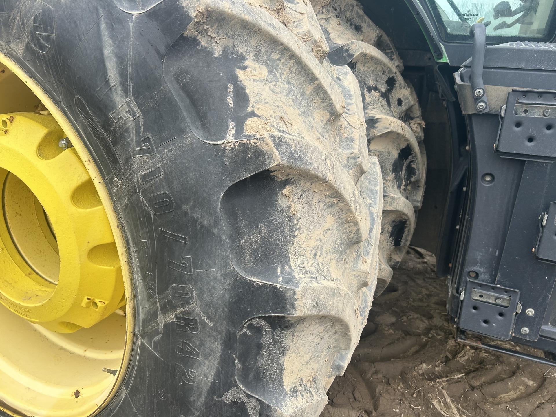 2017 John Deere 8400R Image