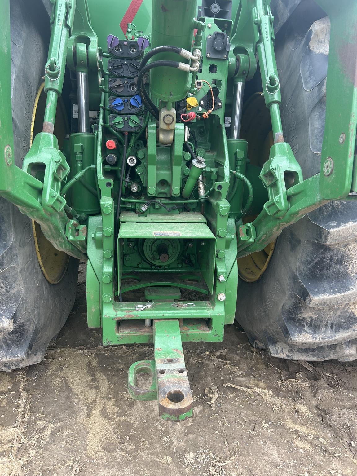 2017 John Deere 8400R Image