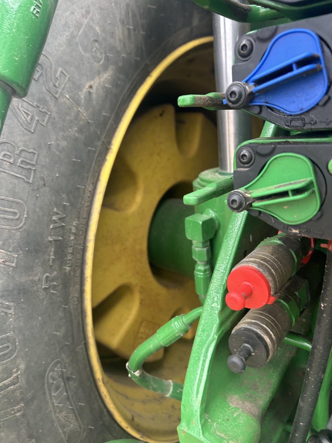 2017 John Deere 8400R Image