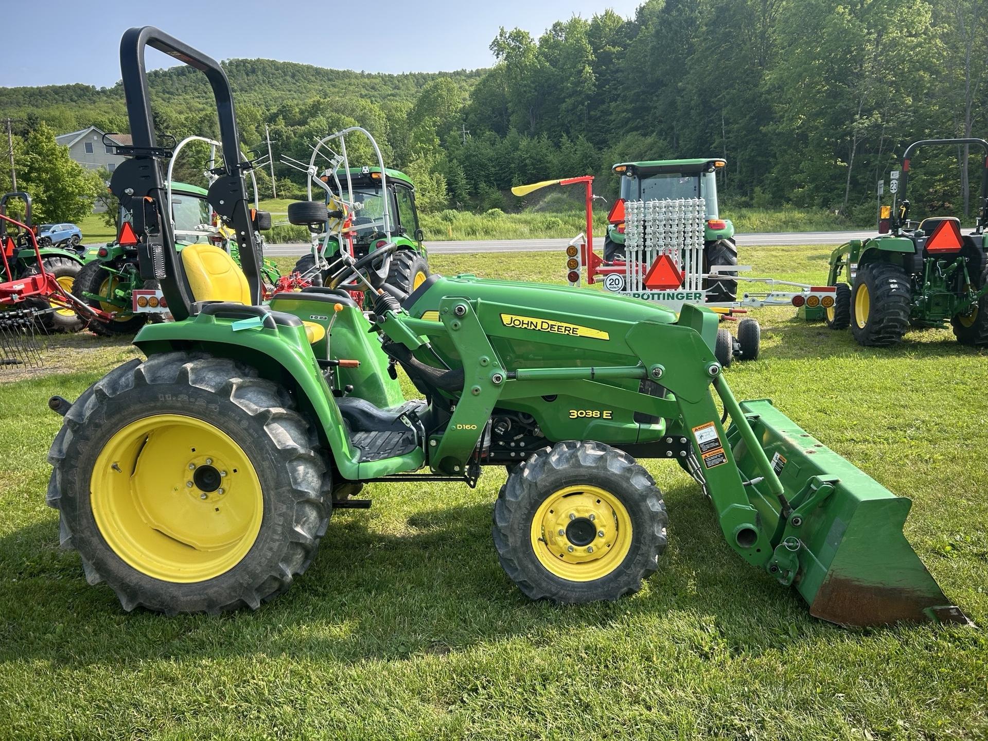 2017 John Deere 3038E Image